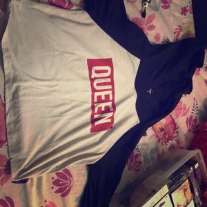 Queen crop hood shirt
